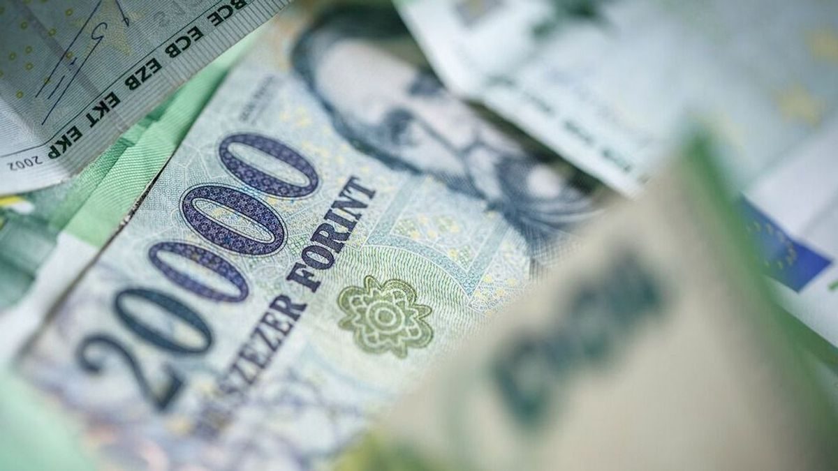 Nem moccan a forint: ezek a deviza hírek minden magyart érintenek