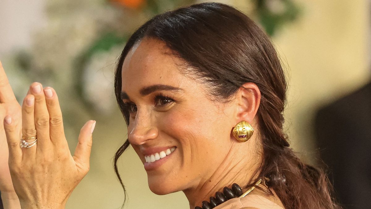 Az Önjelölt Sorsrabló: Meghan és a Megkérdőjelezhetetlen Modora