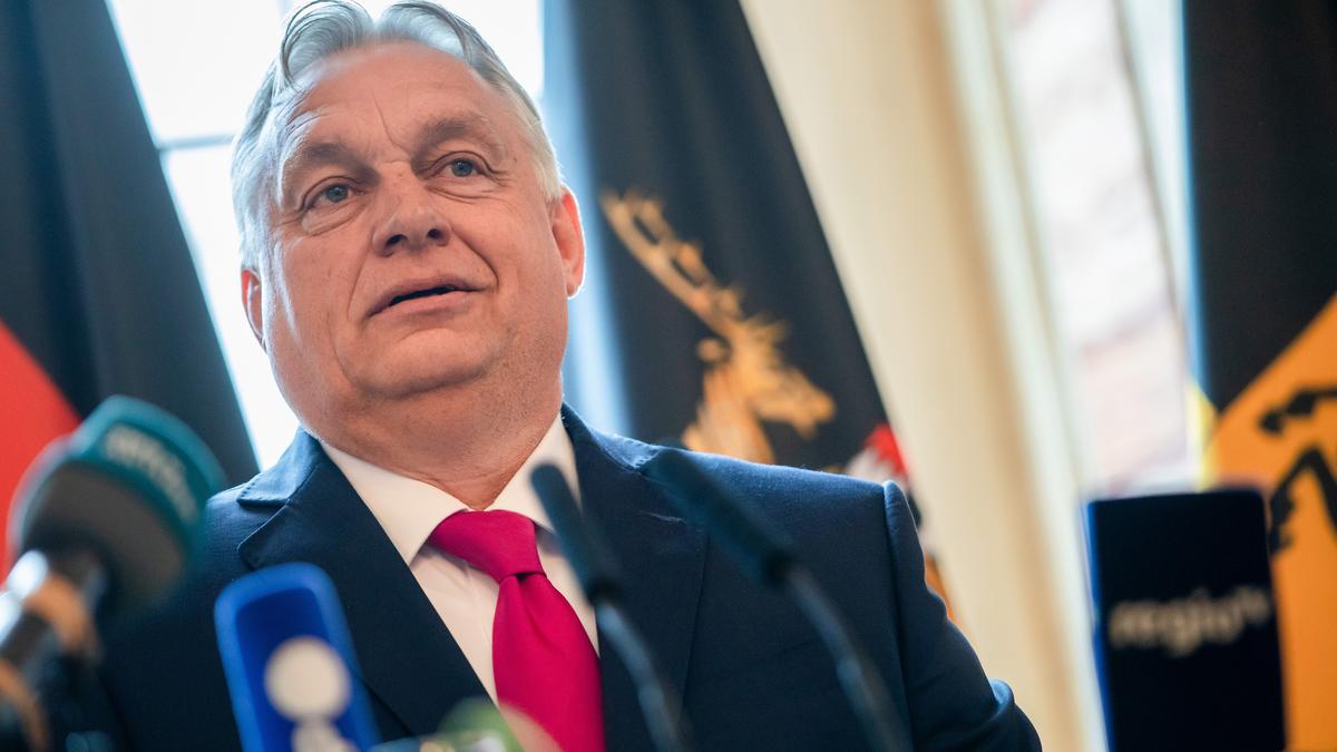 Cseh EP-képviselő: nem érdemes bírálni Orbán Viktort a moszkvai út miatt