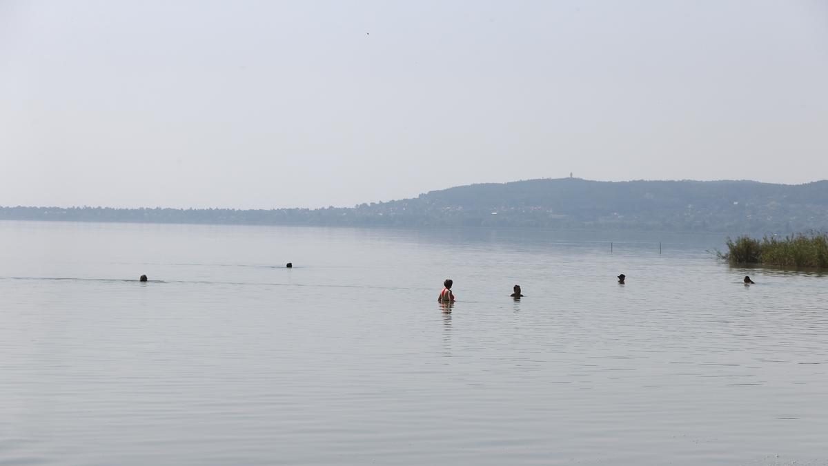 „Tragikus incidens a Balatonban: Egy férfi fulladt Szigligetnél”