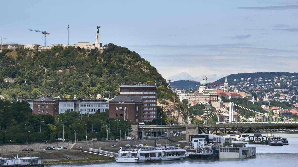 Sokkoló lépés: az óvszerhasználat tilalmát hirdették ki a BME gólyatáborában