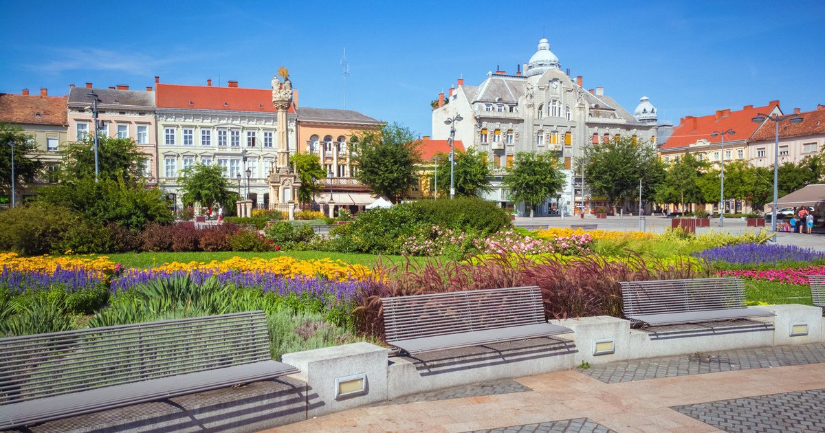 Az „Európa egykori főútvonalát szőtte át ez a magyar város” cím hatásos lehetne.