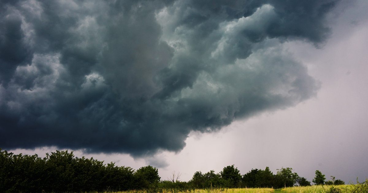 Szombatra kegyetlen viharok várhatók: elsőfokú figyelmeztetést adtak ki