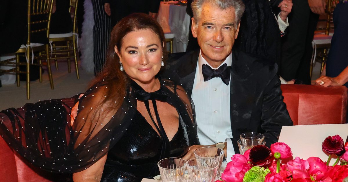 Az elbűvölő menyasszony: Pierce Brosnan és felesége 23. házassági évfordulójának ünneplése