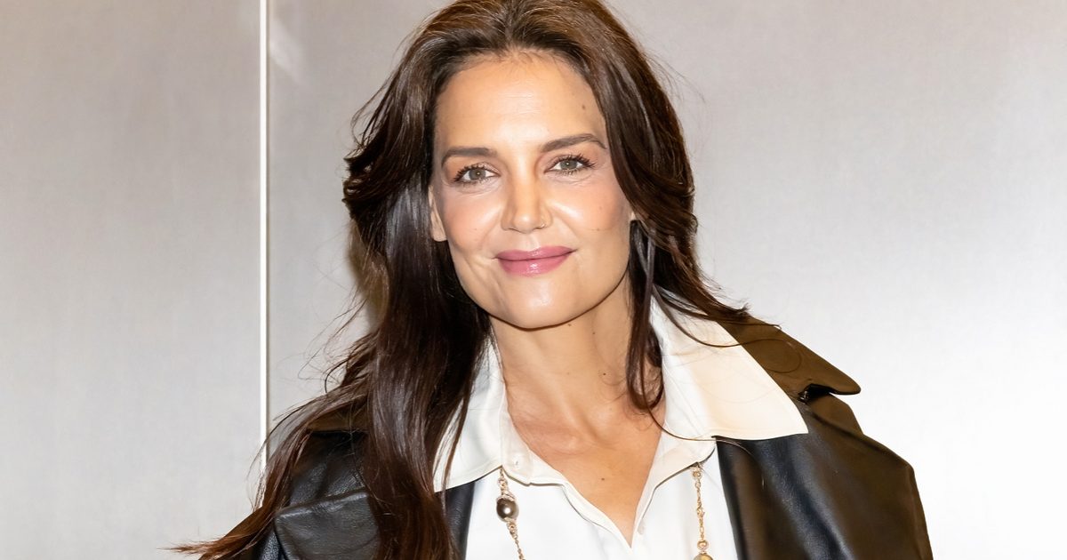 A túlzott Photoshop egyre gyakoribb a celebek címlapjain: Katie Holmes is alig felismerhető a legújabb fotón