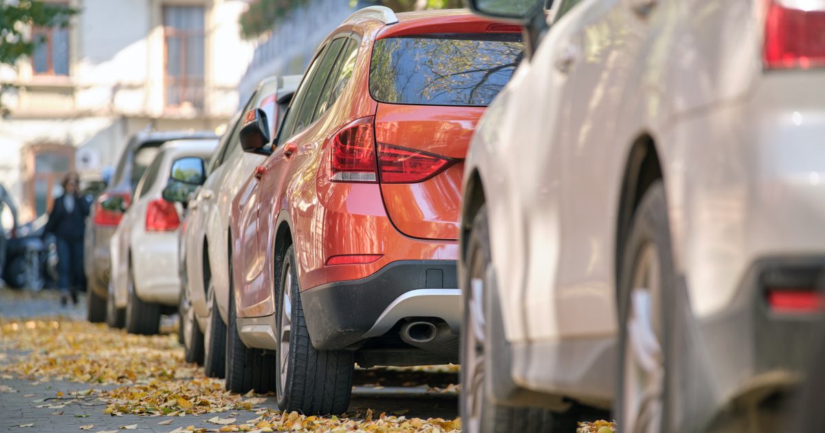 A közterület-felügyelet figyelmeztet: kerüld el ezeket a 3 parkolási hibát!