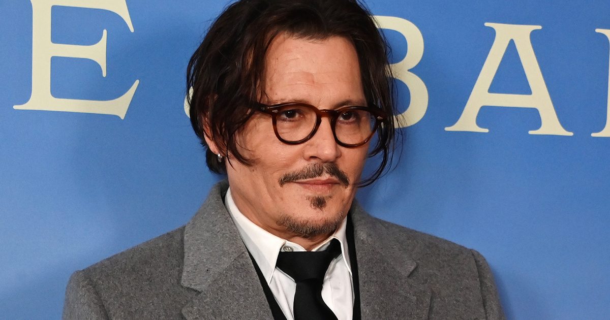 Bikinis bombanő Johnny Depp 33 évvel fiatalabb párja: az orosz Yulia modellként keresi a kenyerét