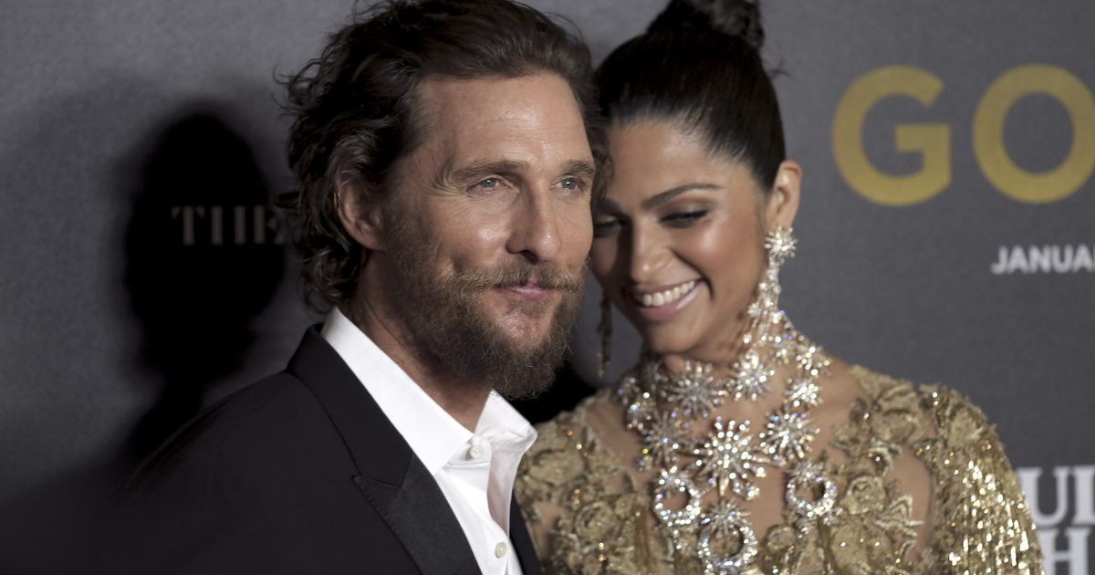 Matthew McConaughey botrányosan különleges módon takarította kertjét: Végzetes vélemények az énekes és felesége felé