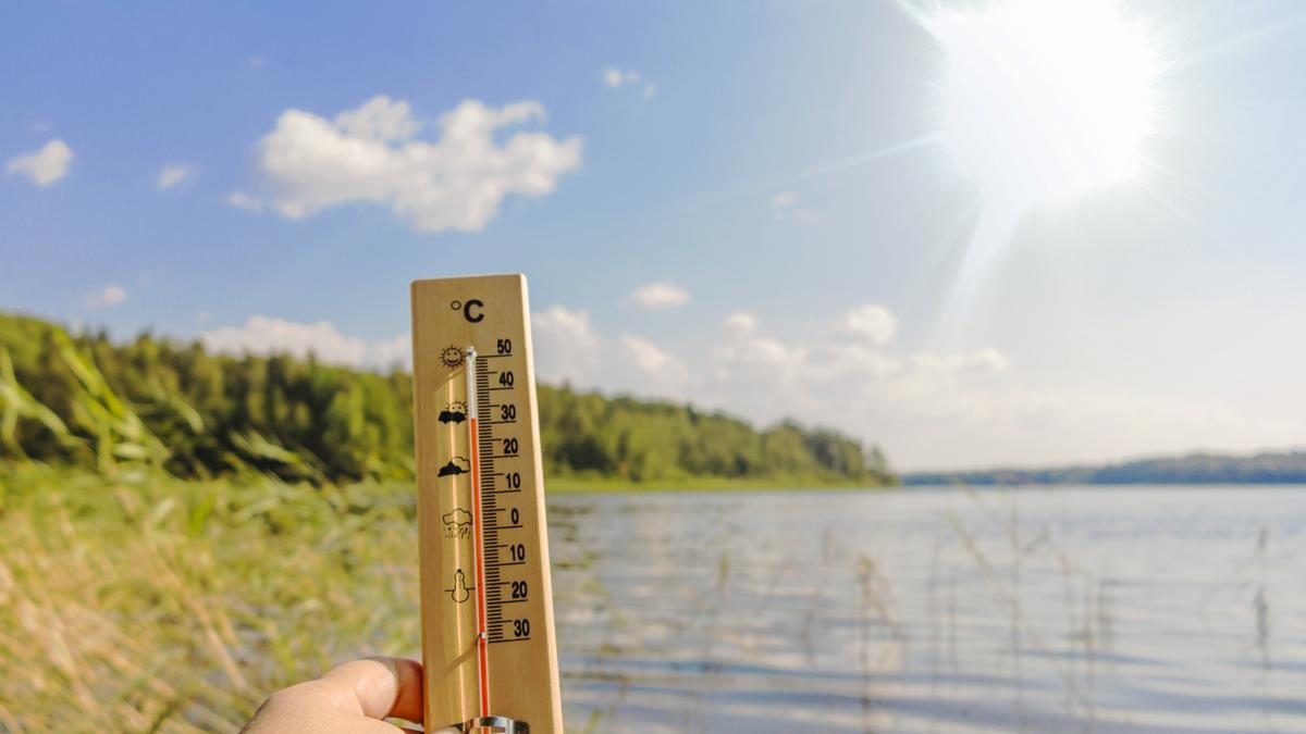 A Hőség Kíméletlen Öve: Magyar Meteorológusok Riasztást Adnak Ki