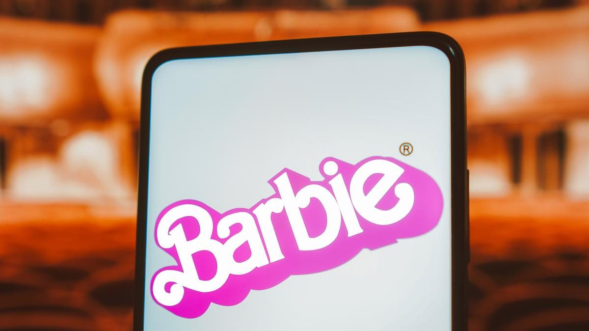 Rózsaszín kincs a Barbie-hívőknek: retro stílusban érkezik az új mobil!