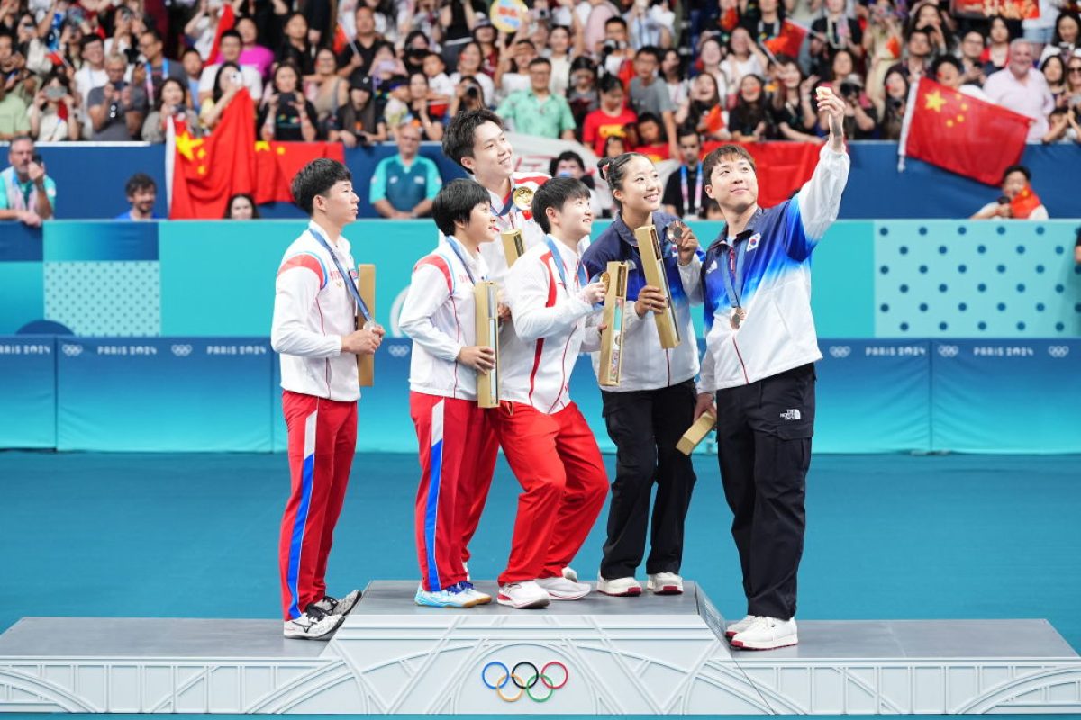 Az "Észak-Korea vs. Dél-Korea pingpong-selfi ügy: A világ figyelme a határon