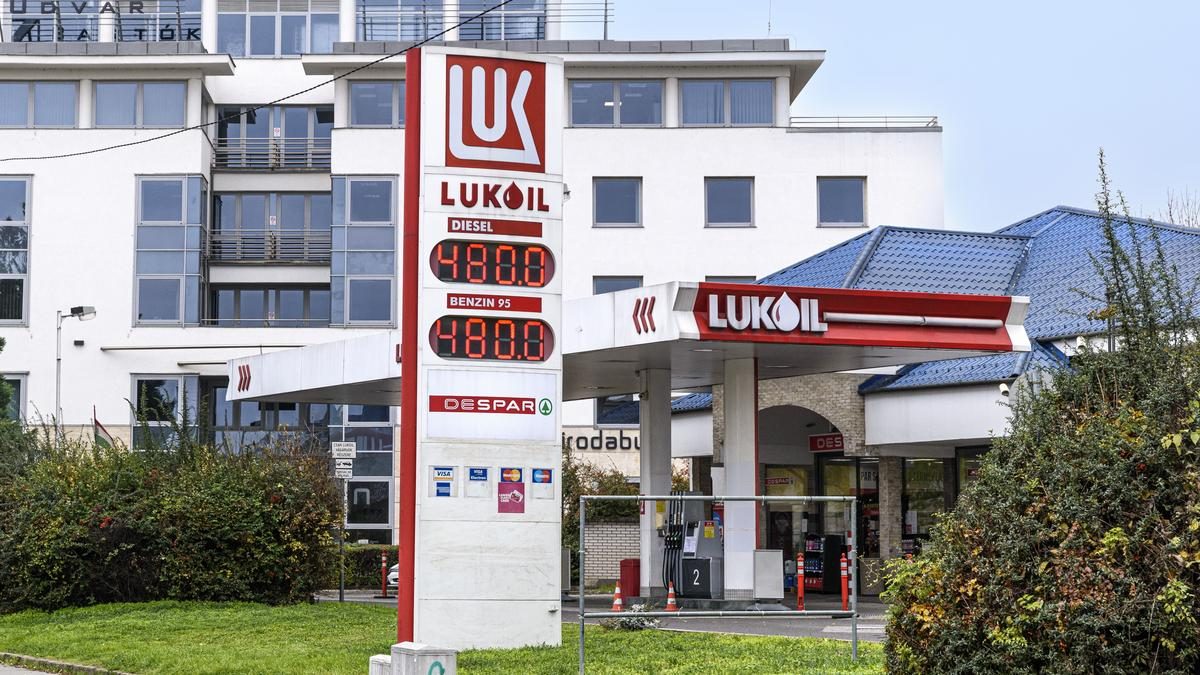 Brüsszel visszautasítja Magyarország és Szlovákia kérését a Lukoil-ügyben