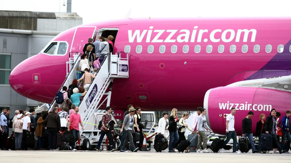 A “Wizz Air húzása: gyorsan elfogyott az olcsó éves bérlet, míg konkurenciájuk szerint csupán „átverés”