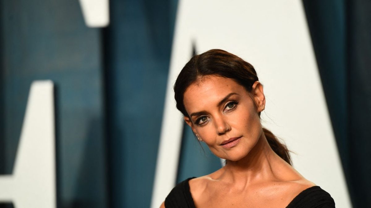 Katie Holmes a divatdiktátor: Nanushka leopárdmintás ingjével hódít!