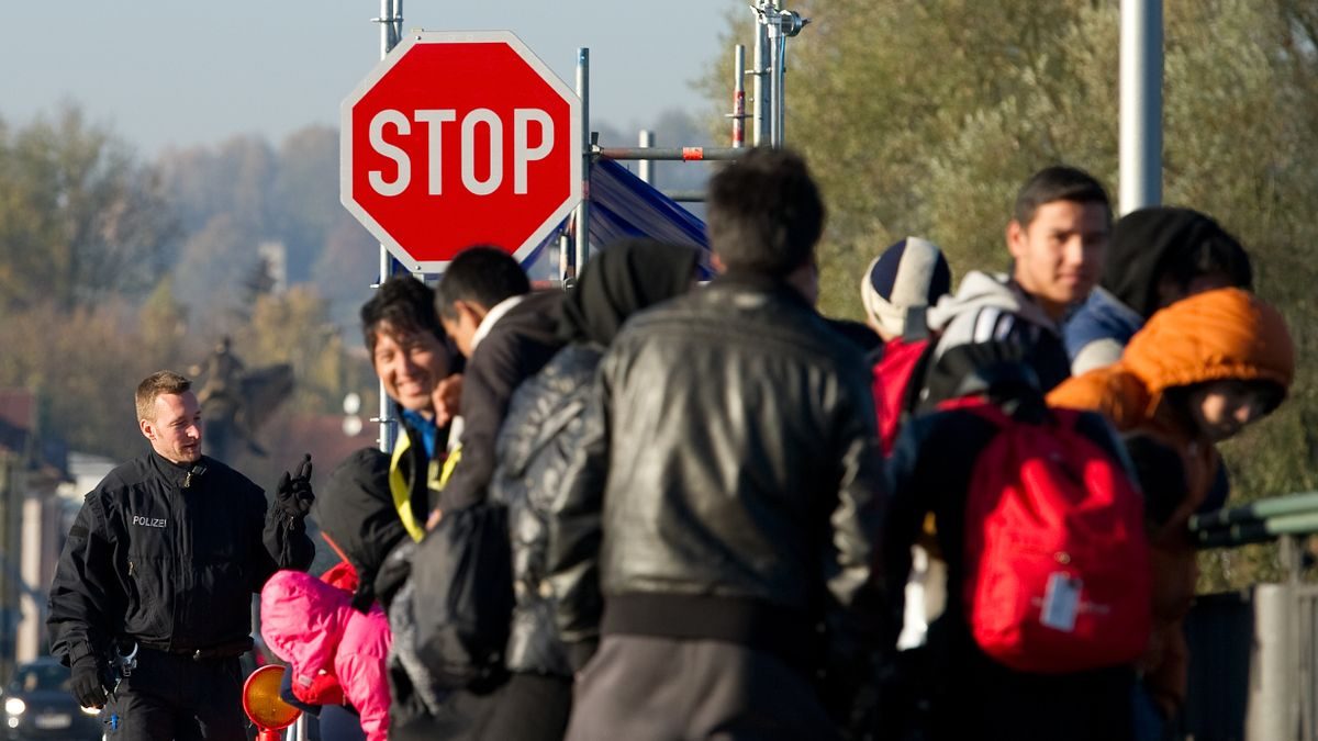 Németországban fenyegető nemzeti vészhelyzet a migráció visszaszorítása érdekében