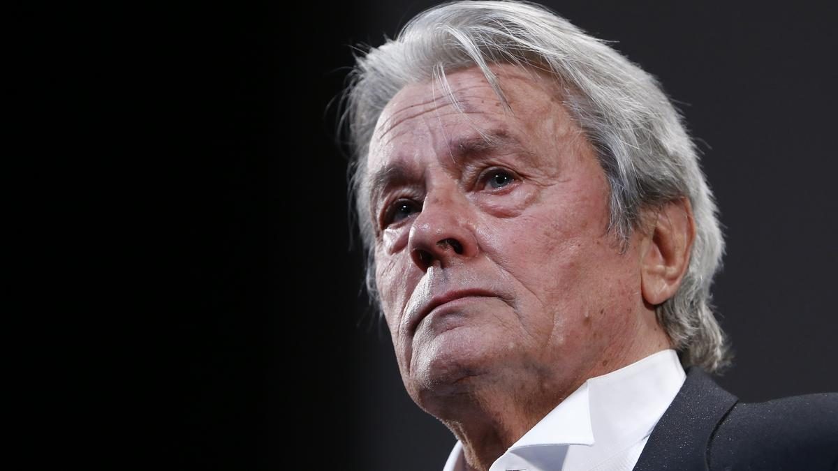 Alain Delon megrázó vallomása könnyek között az utolsó nyilvános megjelenésén