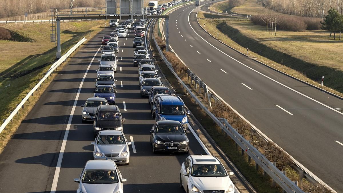 Veszélyes balesetek okozták a káoszt az M7-esen, az M1-esen és a 7-es főúton