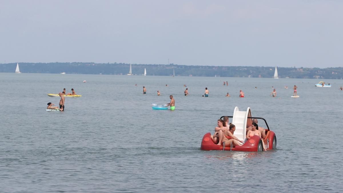 Hőség és zápor: Ismét kellemes meleg, de felkészülés a záporokra szükséges