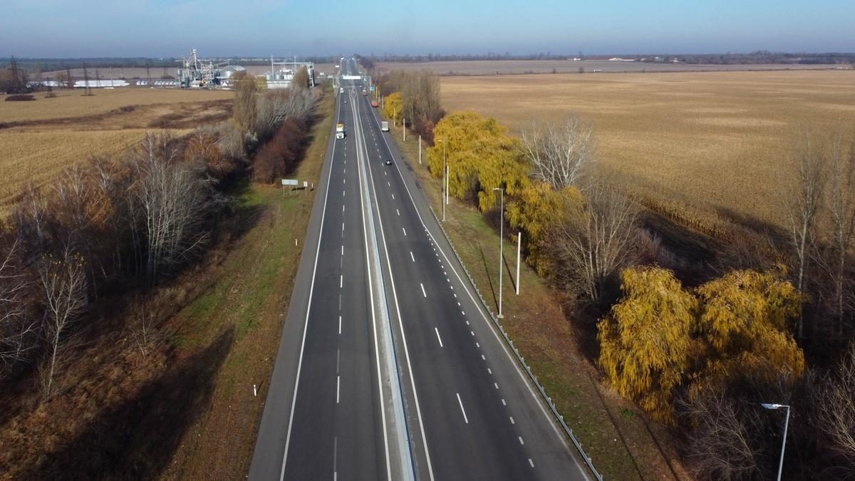 Nélküled a 21-es főúton: Ismerős Arcokkal a legújabb zenélő úton – Videó, fotók az átadásról