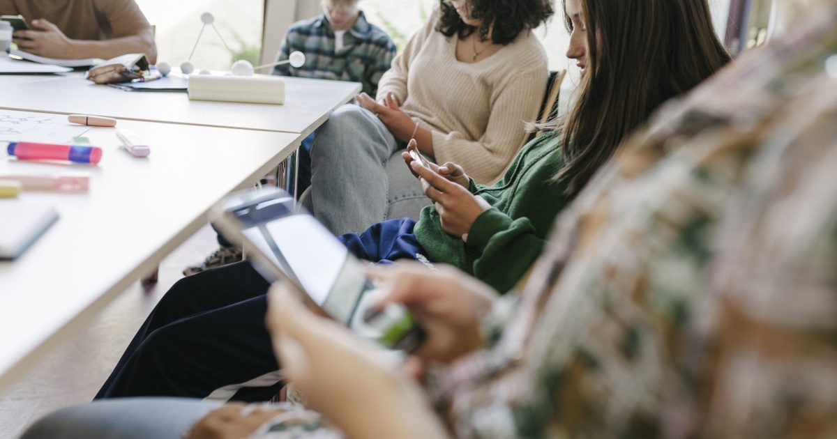 A magyarok véleménye a mobiltelefon-korlátozásról: meglepő eredmények a kutatásból