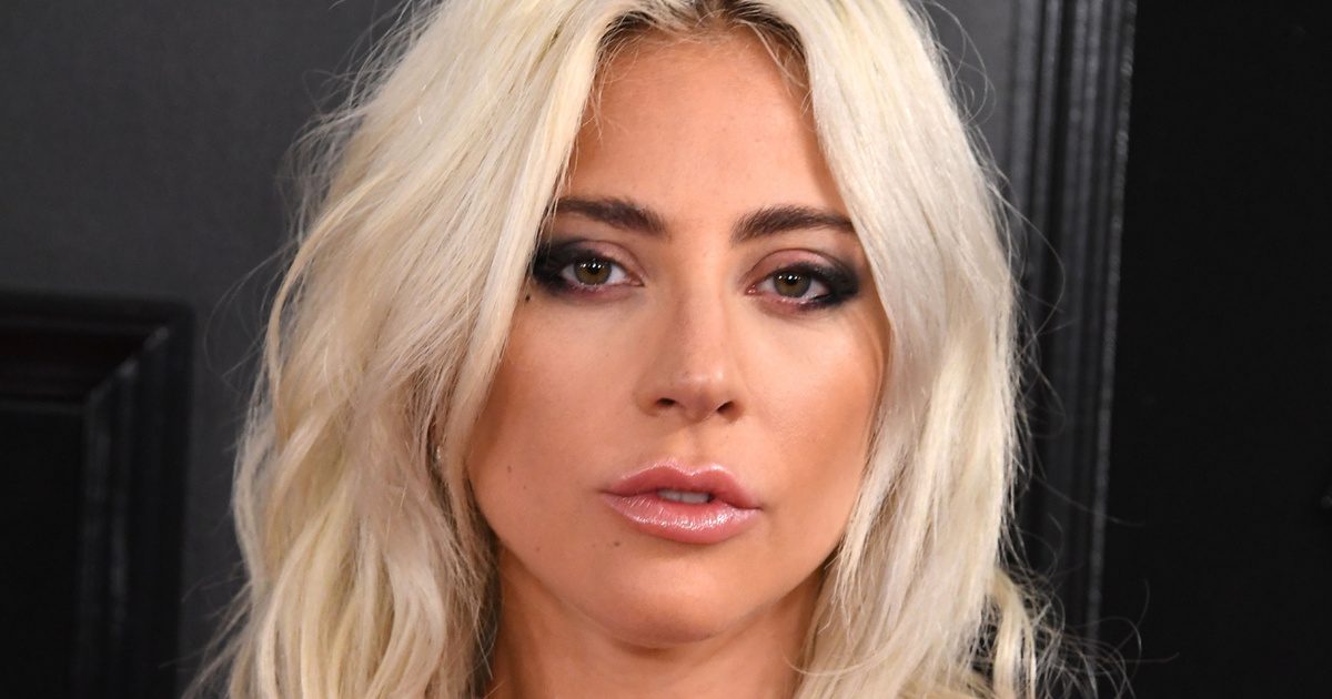 Vörös szőnyegen Lady Gaga és vőlegénye: a velencei filmfesztivál álompárja