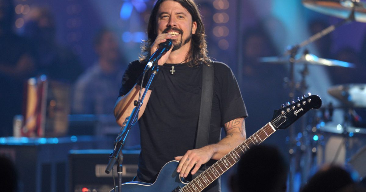 A zenész házassága váratlan fordulatot vesz: Dave Grohl szenved a szerető szülte gyerek miatt