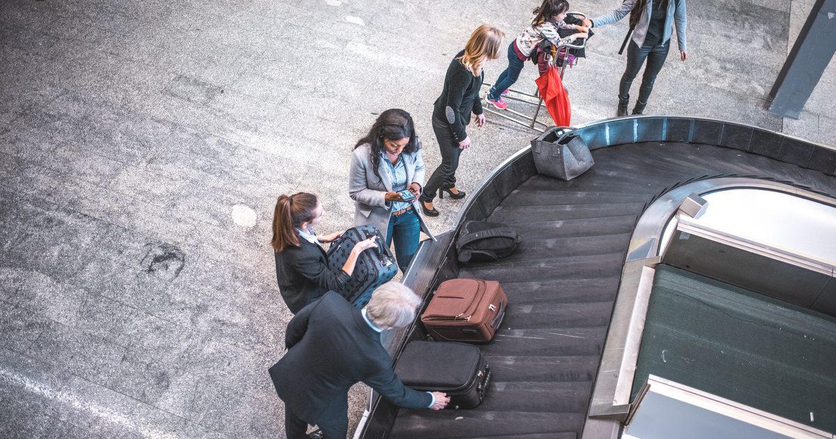 Testkamerát kaptak a ferihegyi csomagkezelők, meglepő dolog történt