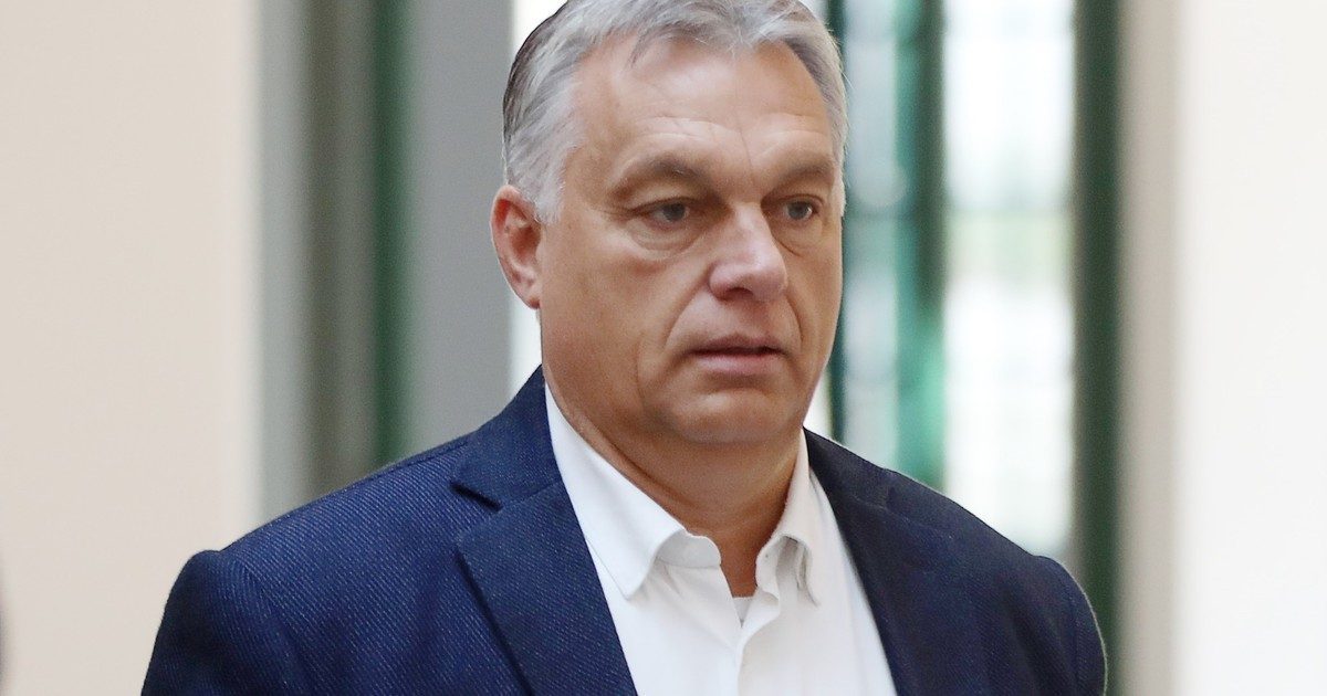 Orbán Viktor újabb profilkép-váltása a Facebookon: elbúcsúzott a zubbonytól