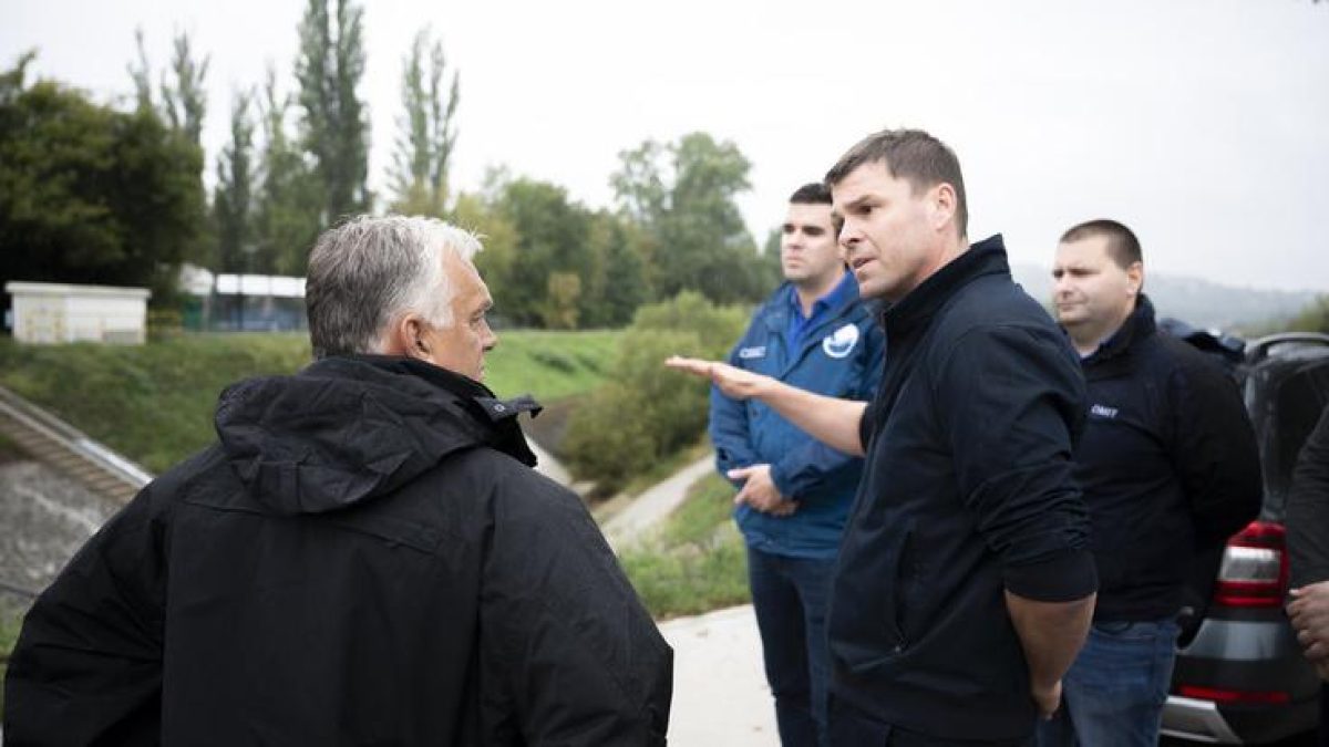 A Kormányfő harcol, amikor a víz szintje emelkedik: Orbán Viktor napja árvíz idején