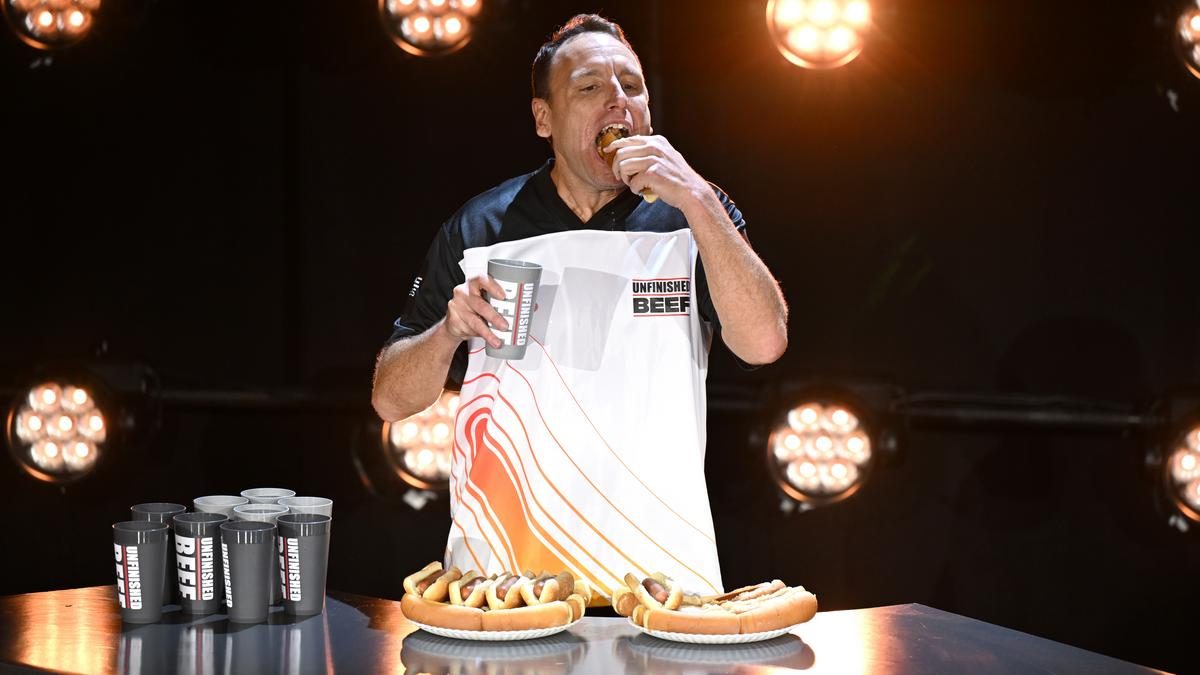 Egy ötlet: "Joey Chestnut: a hot dog etelrekordok királya - 83 darab tíz perc alatt