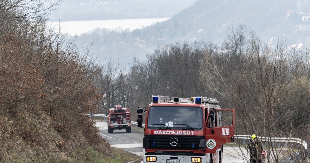 Gyűrén autó ütközött a gáztömlőbe - sürgős beavatkozás volt szükséges