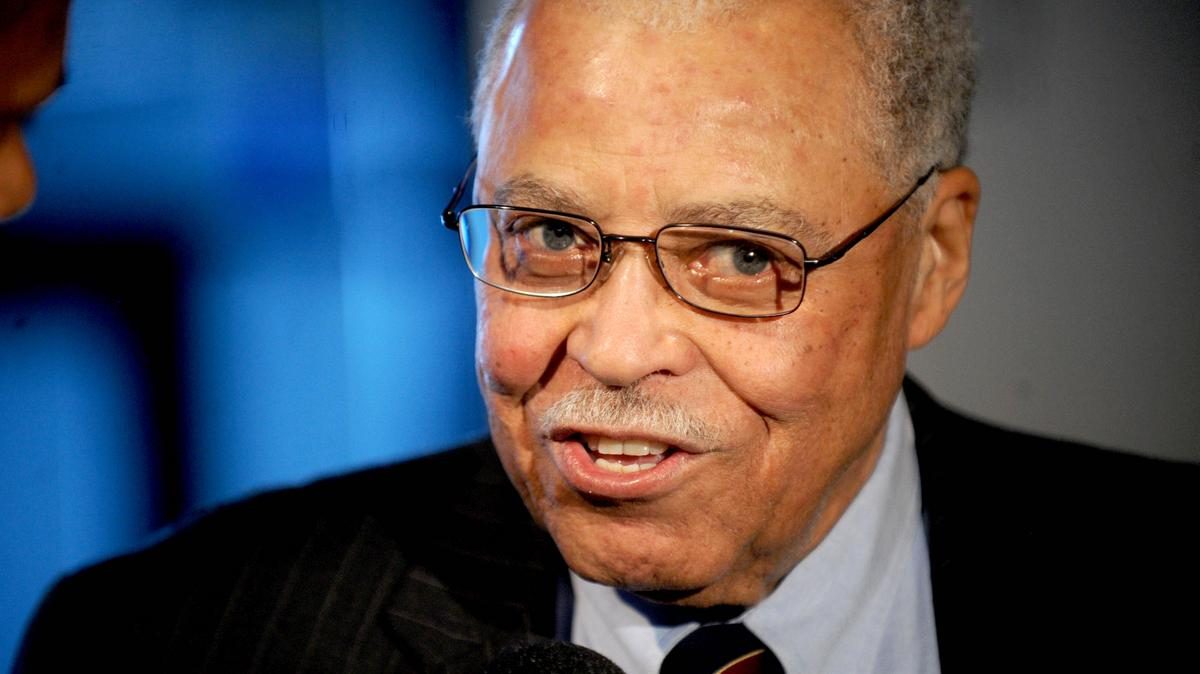 Egy legendát veszítettünk: James Earl Jones, Darth Vader és Mufasa hangja elhunyt