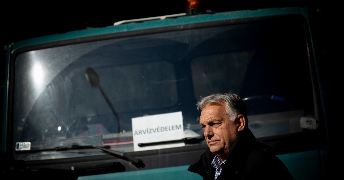 Orbán Viktor búcsúzik a gumicsizmától: Remélhetőleg jó sokáig