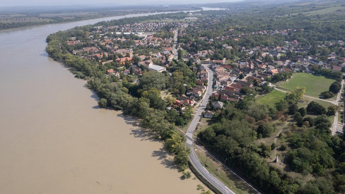 Magyarországot letaglózó áradás - hihetetlen légi felvétel a természet erejéről