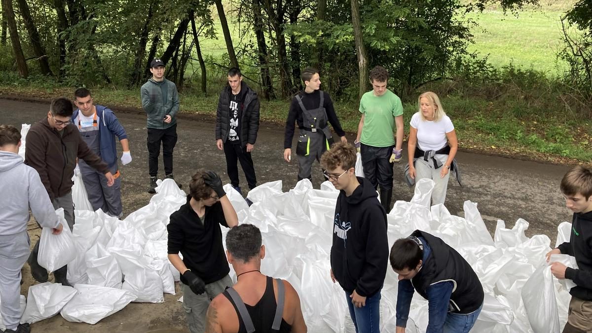 Önkénteseknek járó juttatások a védekezésért: pluszkredit és EFOTT-jegy