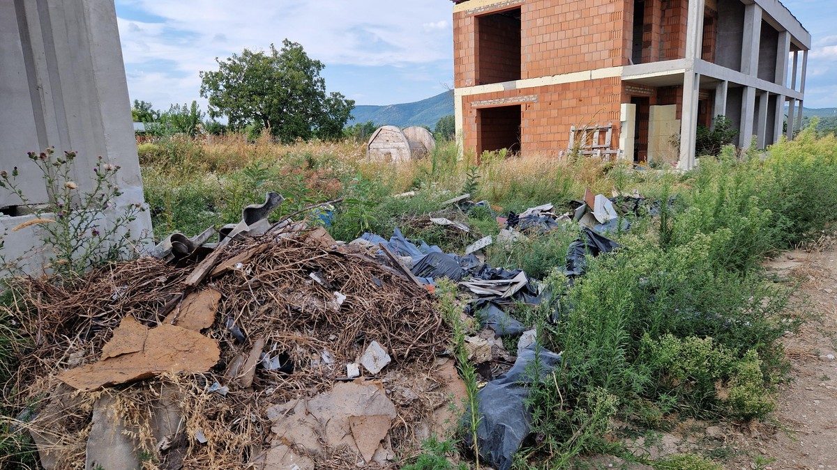 A váci szellemlakópark: az őrzés nélküli épületek árnyoldalai