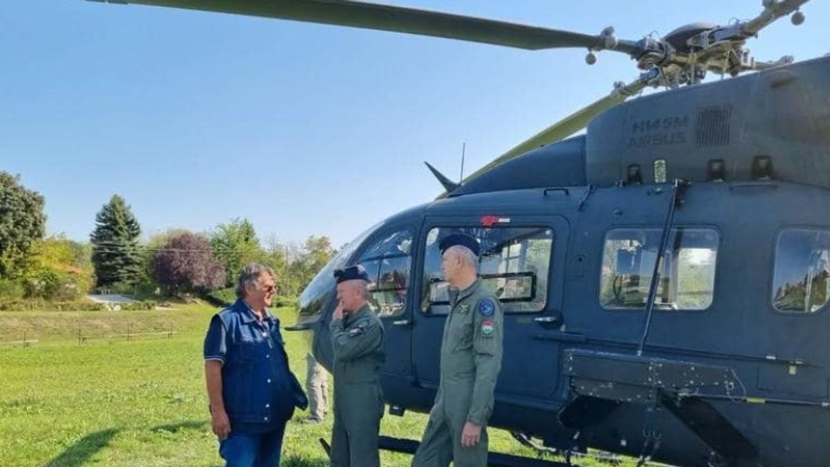 Taktikai segítség a Kisoroszi számára: Katonai helikopter biztosítja az ellátást