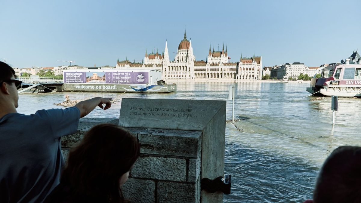 A Duna tetőzése Budapestnél: összehasonlítás a 2013-as áradással - galéria