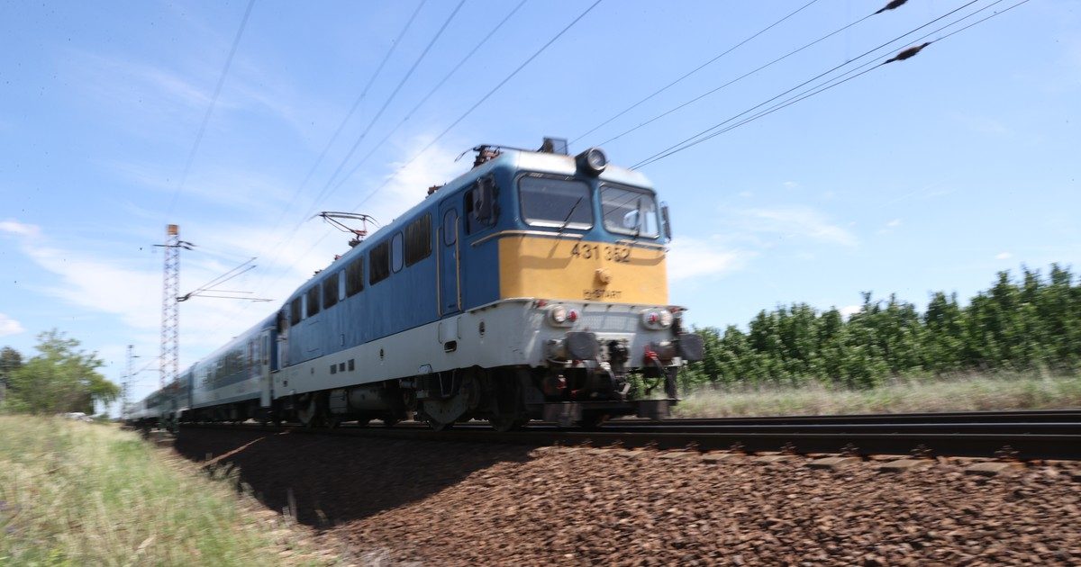 Hétfőtől ismét járnak a vonatok Esztergom és Komárom között