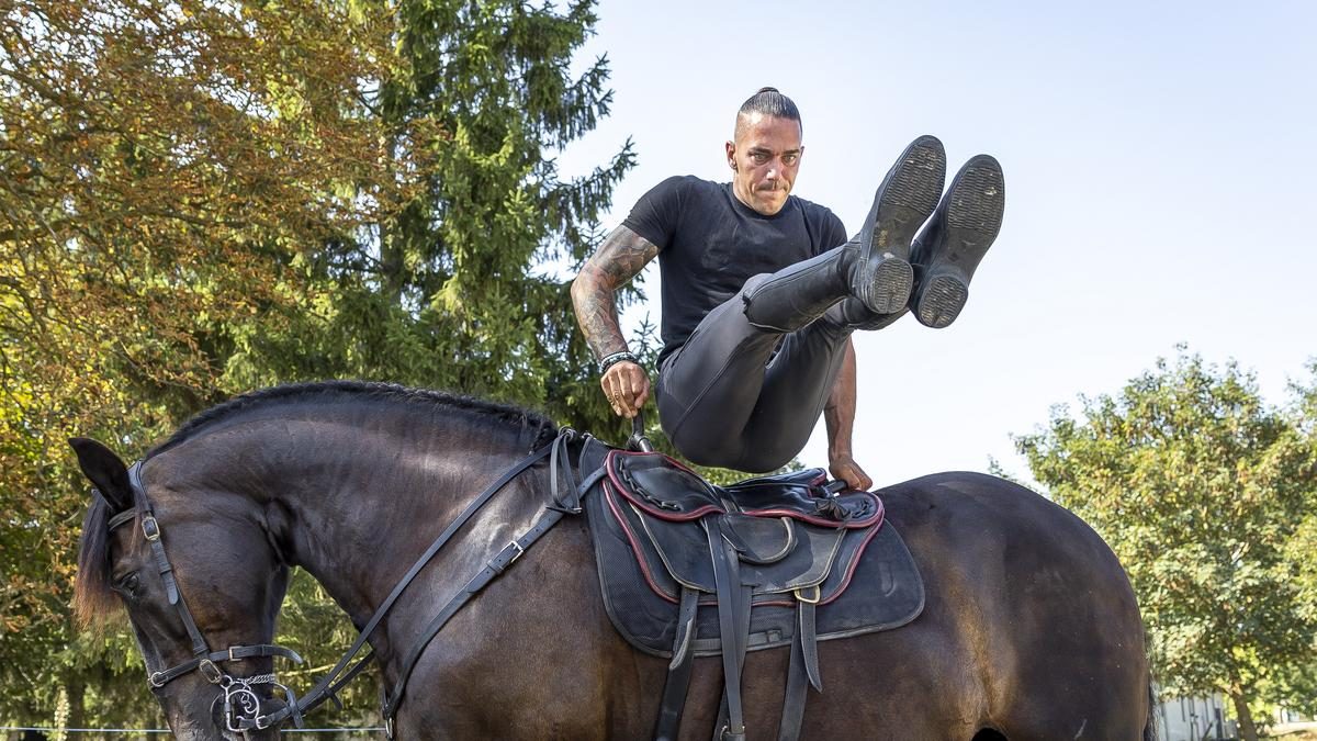 A Világhírű Kaszkadőr: Viktor a Világsztárok mellett