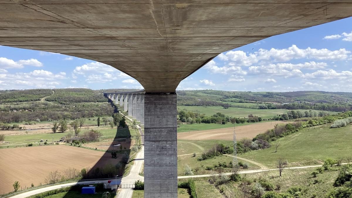 M7-es lezárás: hatalmas dugók várhatók a Kőröshegyi völgyhidat két hétre lezárják