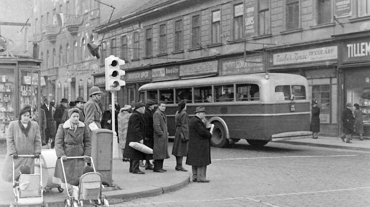 A városi legendák kételyei – Budapest első közlekedési lámpája és annak hatása a társadalomra