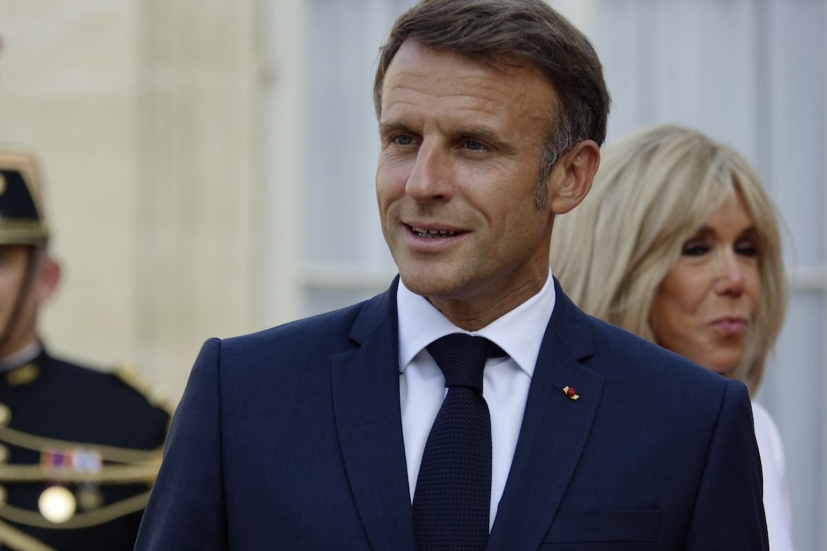 Macron meglepetést okozott: Kinevezte egy korábbi ellenfelét Franciaország új miniszterelnökévé