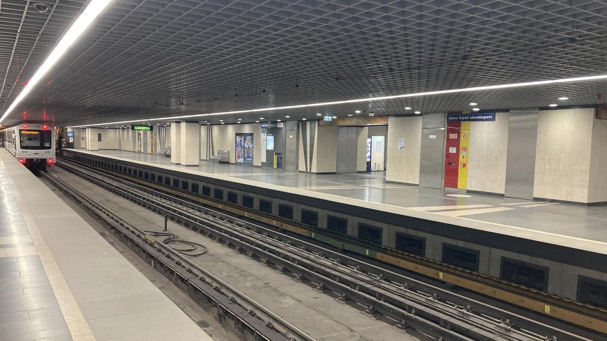 Súlyos baleset a 3-as metró vonalán: forgalom leállt