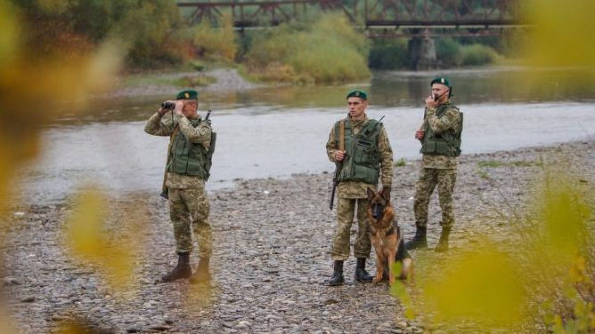 Megdöbbentő árak és veszélyek: az embercsempészek drámai üzletének részletei a tiszai menekültekkel kapcsolatban