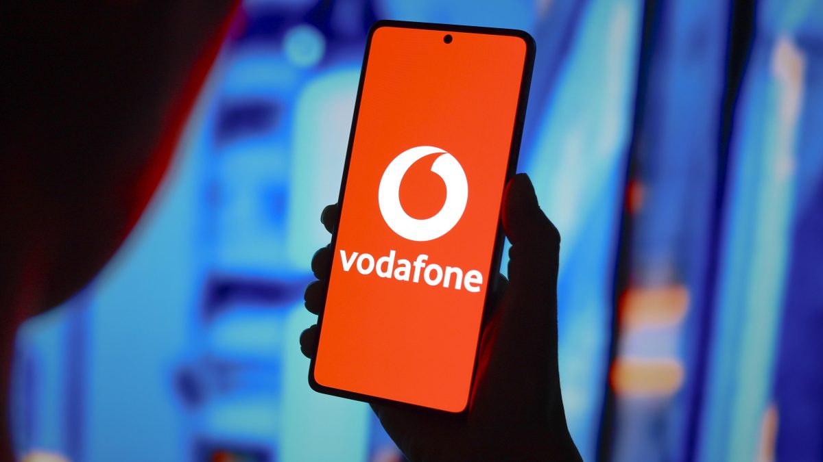 A Vodafone segíti az árvíz miatt elszigetelt családokat ingyenes mobilinternettel és hívással