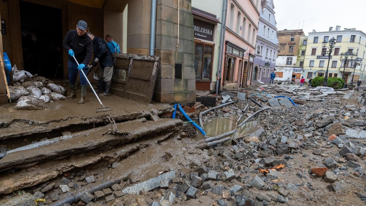 Vészhelyzet: Árvíz sújtotta települést mutat be a sokkoló videó