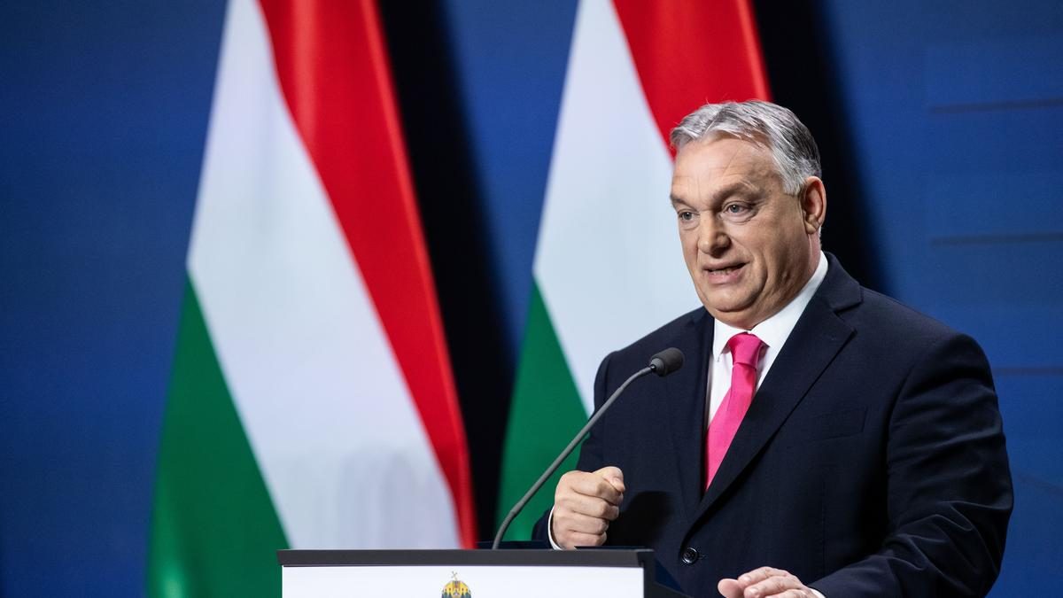 Orbán Viktor figyelmeztetésével a Duna partján: ‘Egy nap múlva járhatatlan terület lesz!’