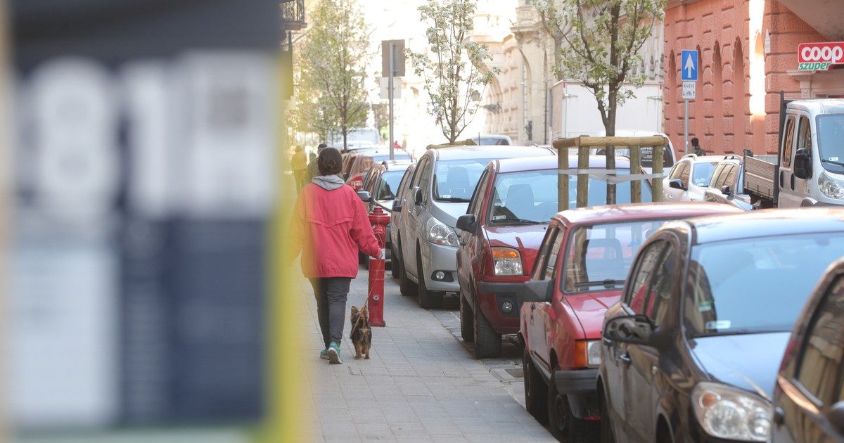 A Helyzet Fokozódik: Szigorúbb parkolási szabályok és komoly áremelkedés várható Ferencvárosban