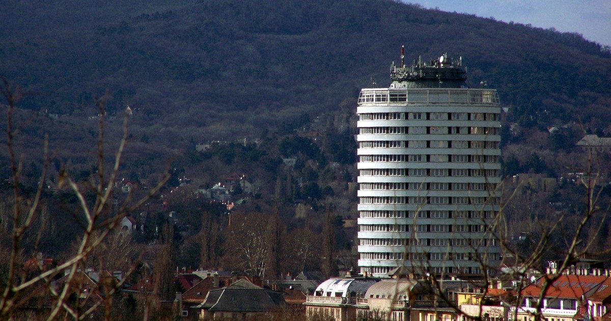 A Budapesti ikonikus épület lebontása: Garancsi István luxuslakásokat épít a helyére